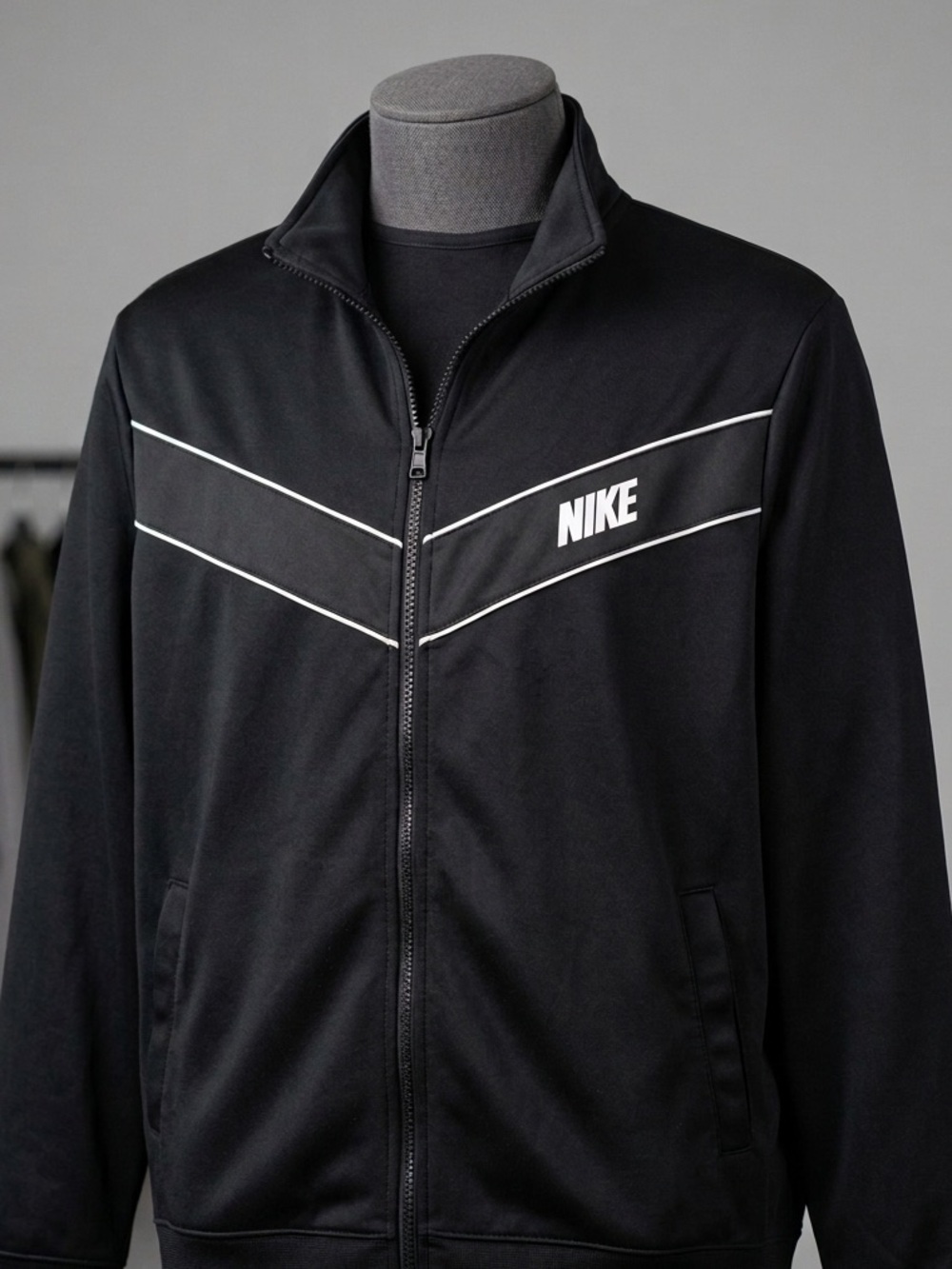 Nike Black & White Chevron Full-Zip Track Jacket Men's XXL 2XL Activewear